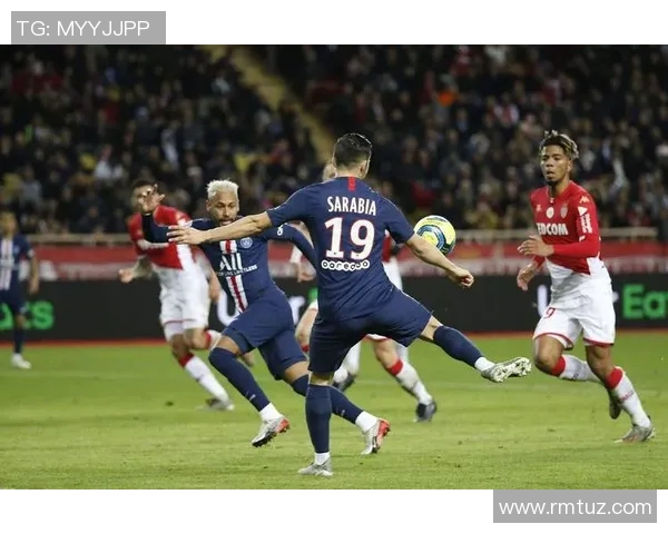 法甲联赛巴黎圣日耳曼主场大胜尼斯,卡瓦尼梅开二度表现出色 法甲联赛巴黎圣日耳曼主场大胜尼斯,卡瓦尼梅开二度表现出色