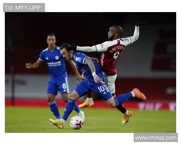 荷兰队英格兰队交锋再起热潮,双方球迷热情比赛现场高潮迭起 荷兰队英格兰队交锋再起热潮,双方球迷热情比赛现场高潮迭起